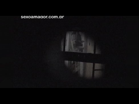 ❤️ Блонди ба таври махфӣ аз ҷониби як сайёҳи ҳамсоя, ки паси хиштҳои холӣ пинҳон шудааст, сабт мешавад ❤️❌ Шлюсҳо дар порно tg.onlydesiporn.ru ❌